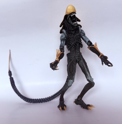 2019 neca alien predator - alien,